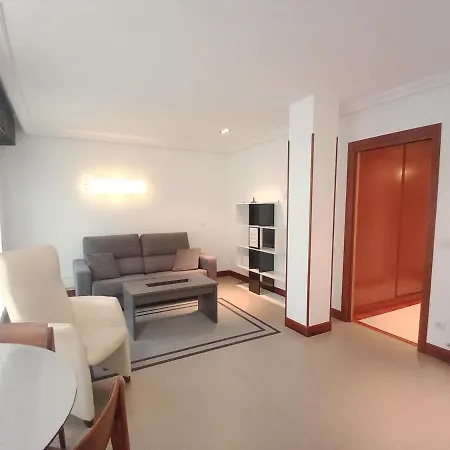 Ana Con Garaje 公寓